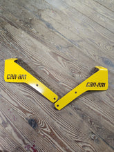 Load image into Gallery viewer, Outlander single light bar/sound bar mounts