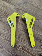 Load image into Gallery viewer, Outlander single light bar/sound bar mounts